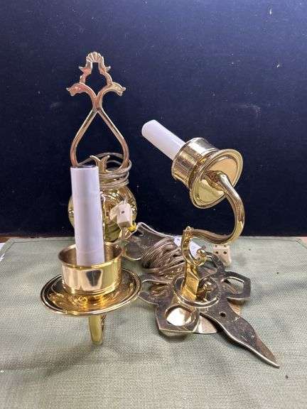 Lot of 2 heavy brass working wall lights