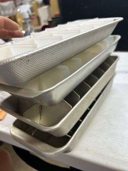 Lot of 4 Vintage aluminum Ice cube trays