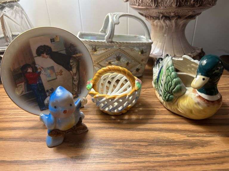 Nice lot of Japan-Avon - see photos