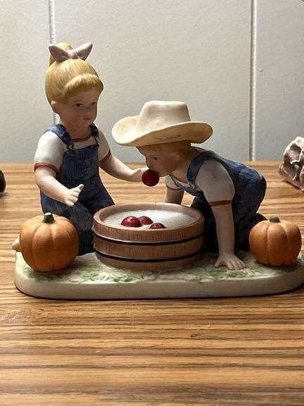 Denim days figurine