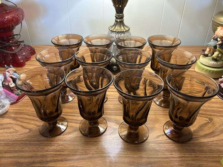 (12) -FOSTORIA GLASS JAMESTOWN Vintage Brown Champagne