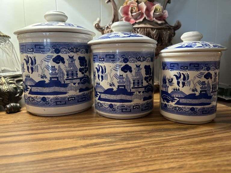Blue Willow canister set