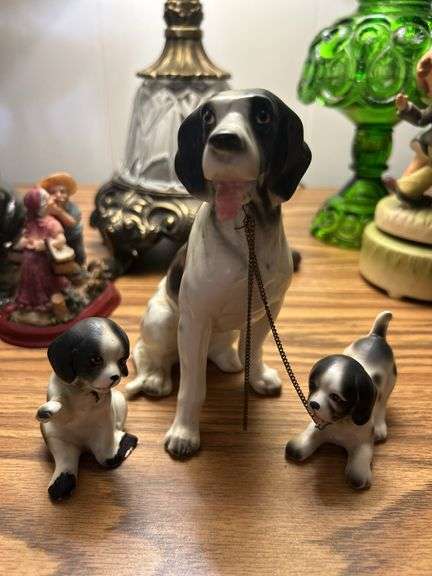 Old dogs figurines