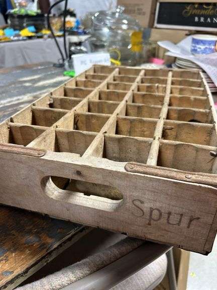Rare find! Unusual 28 count SPUR bottle return crate Pulaski TN