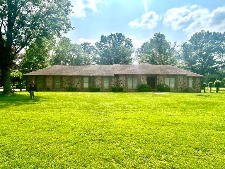 Nedra Dailey online Estate Auction (Real Estate)