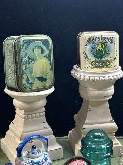 Nice lot of decor -old glass insulators and more