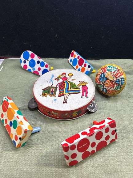 Good lot of old Tin litho noisemakers/party toys