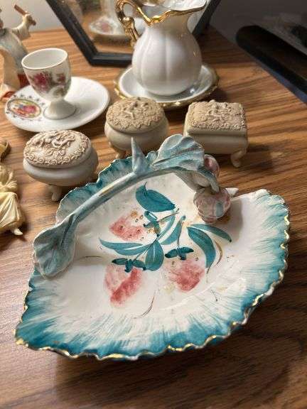 Nice lot of assorted items -see all photos