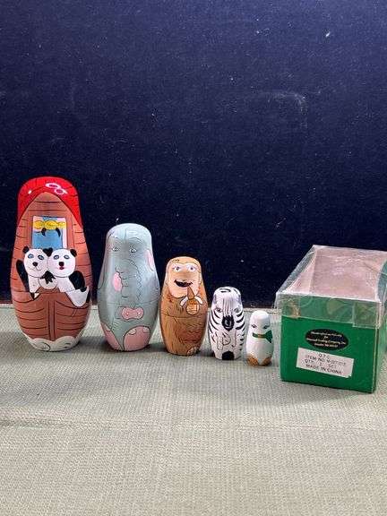 Vintage Noahs Ark Wood Nesting Animals -Dolls - Hand Painted Set of 5