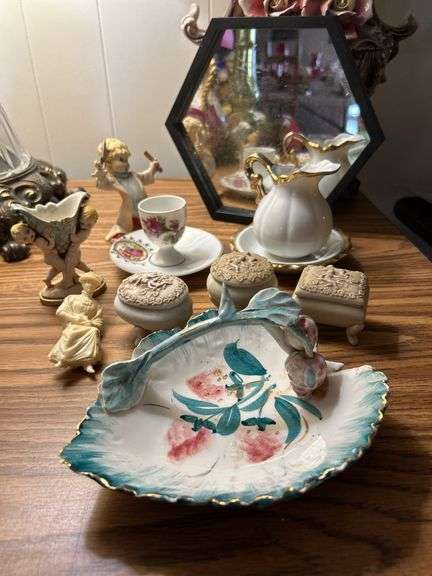 Nice lot of assorted items -see all photos