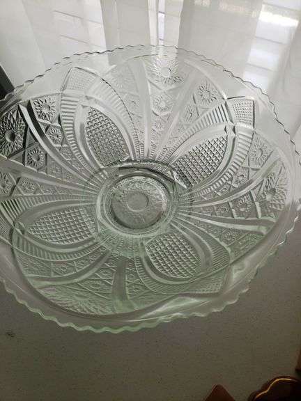 Vintage McKee Glass Centerpiece Bowl and Stand