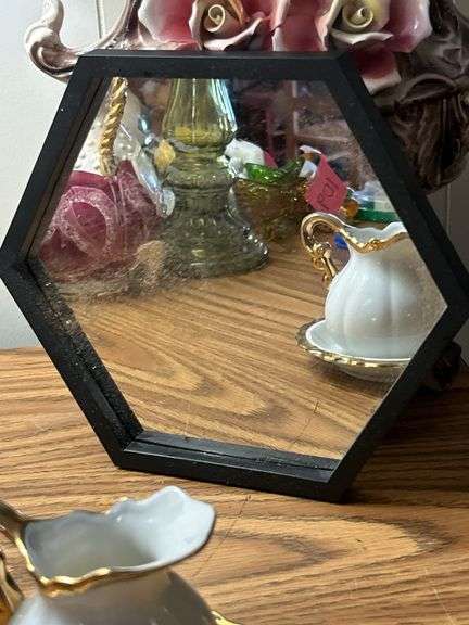 Nice lot of assorted items -see all photos