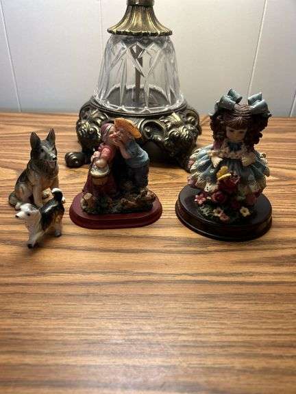 Neat figurine lot