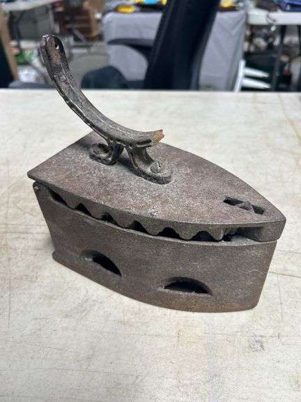 RARE ANTIQUE PRIMITIVE OLD CLOTHES IRON COAL HAND FORGED WOODEN HANDLE 19th