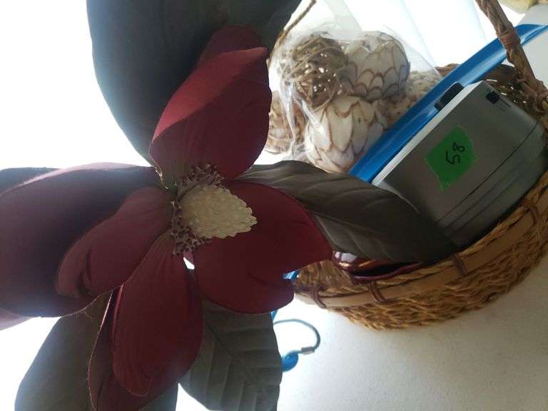 Basket deal decorative pieces sound machine