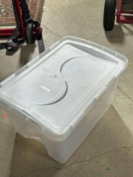 Sterilite Folding lid storage container