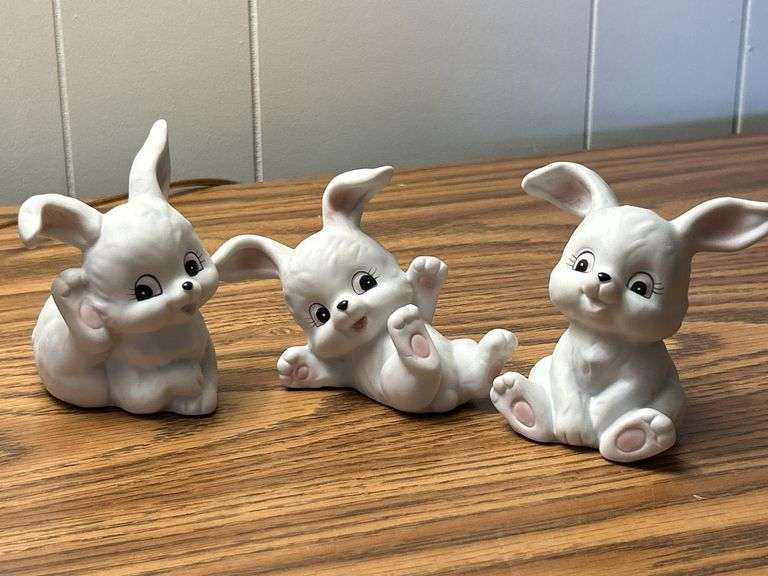 HOMCO Family of Rabbits