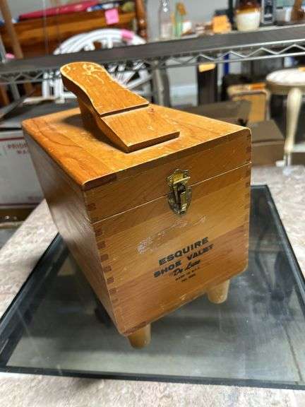 Nice clean shoeshine wooden box