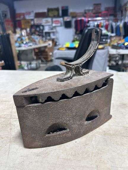 RARE ANTIQUE PRIMITIVE OLD CLOTHES IRON COAL HAND FORGED WOODEN HANDLE 19th
