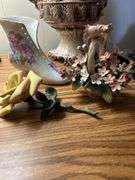 Capodimonte basket-1987 Avon rose- boot