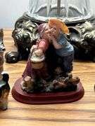 Neat figurine lot
