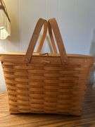 1998 Longaberger Picnic Pie basket