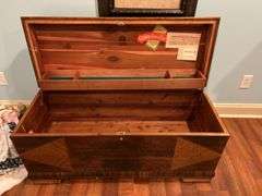 Nice Lane cedar chest