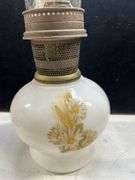 Orig Aladdin oil lamp with a marked Aladdin chimney