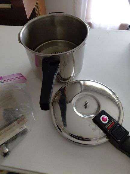 Pressure cooker