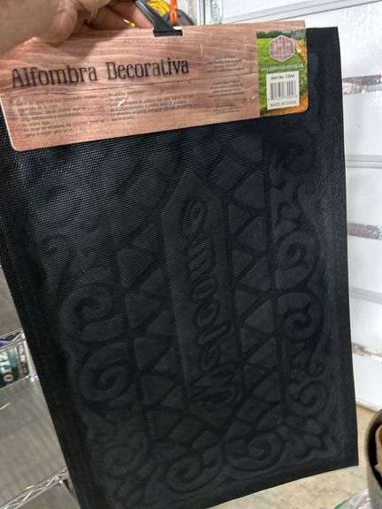 Nice new WELCOME accent rug 15x24