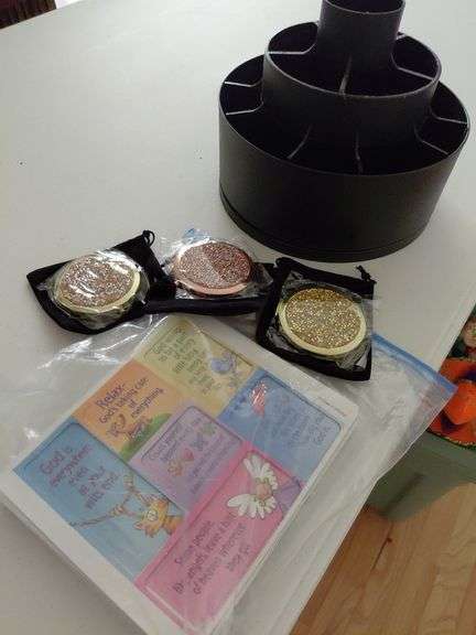 Organizer compacts and back of magnets