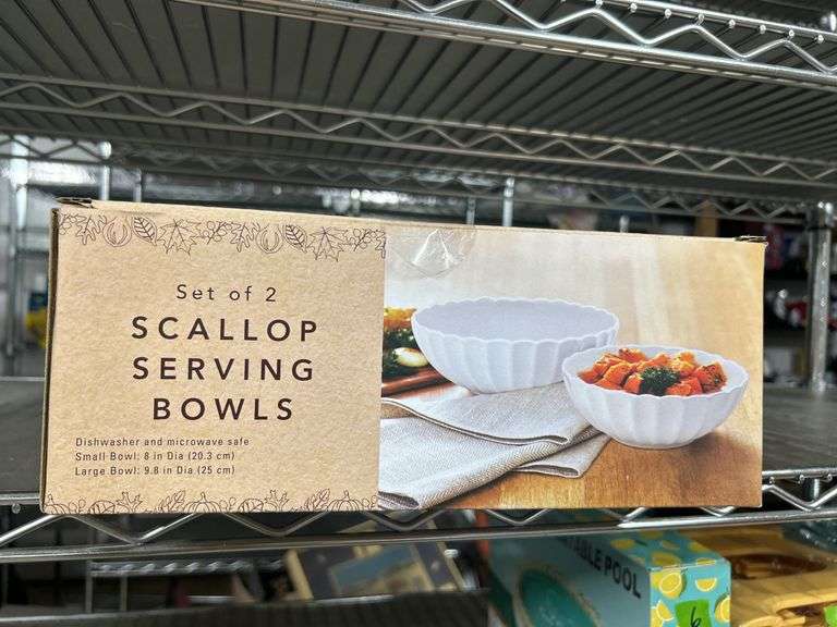 Set 2 Scalloped serving bowls new in box