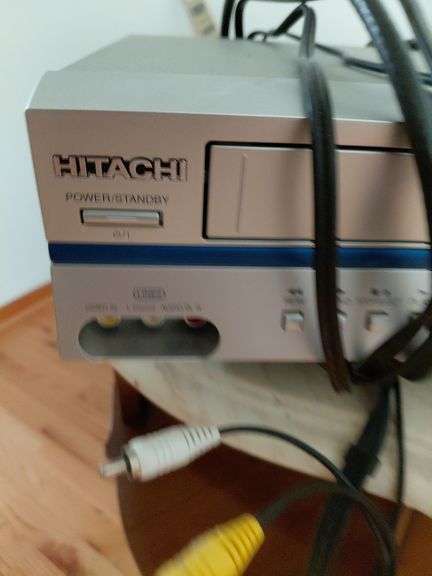Hitachi vcr/dvd player
