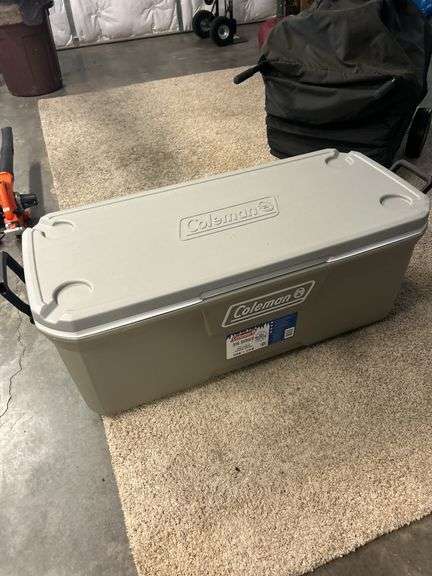 Like new ! Coleman 316 LARGE 150 quart cooler