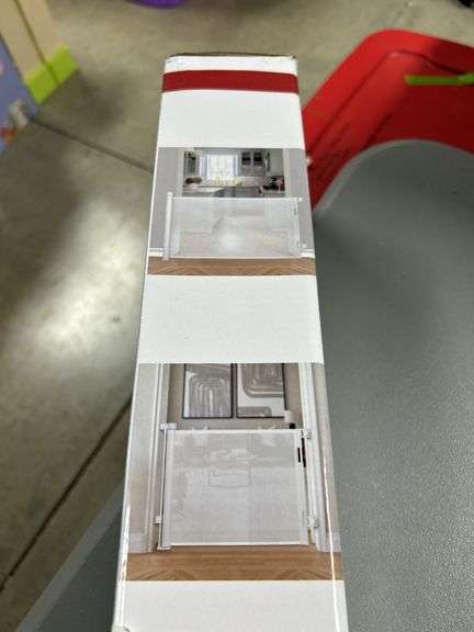 Retractable safety gate -tested all parts to install - instructions included -brand new