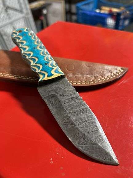 Damascus Robin egg blue handle with really nice detailing ￼