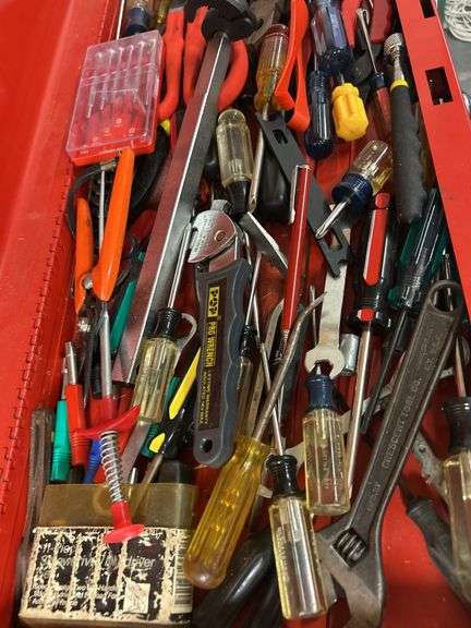 Tray of miscellaneous tools- see all photos