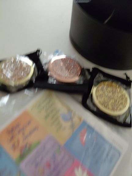 Organizer compacts and back of magnets