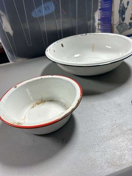Old porcelain pans