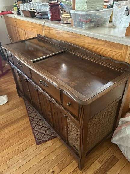 Magnavox console record player with radio and record storage