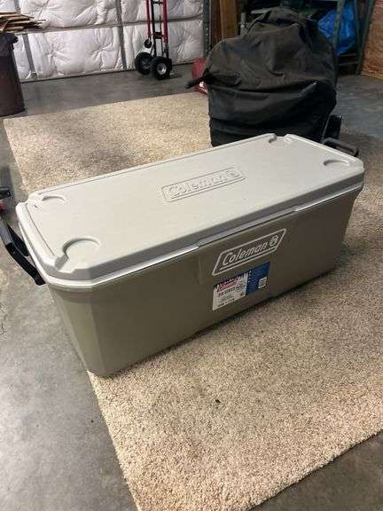 Like new ! Coleman 316 LARGE 150 quart cooler