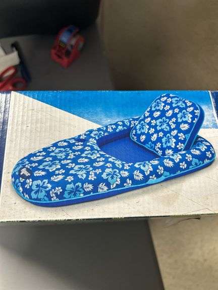 Aqua packer two chaise lounge poo floats ￼