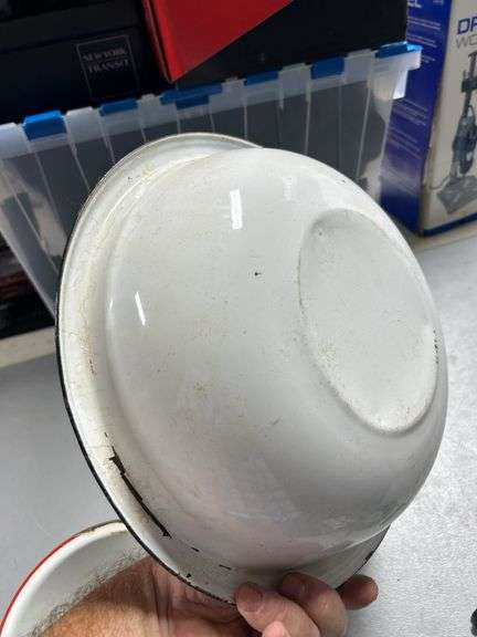 Old porcelain pans