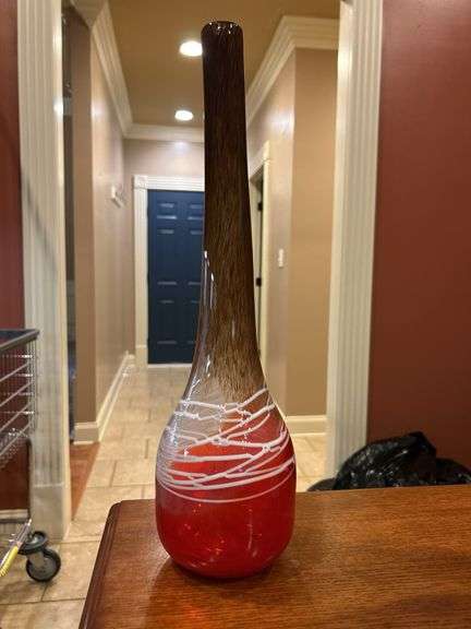 Gorgeous Italian Murano glass vase