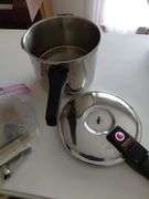Pressure cooker