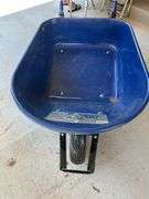 Like new Kobalt large 6 cu ft wheel barrow