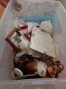 Tub of misc. Decor