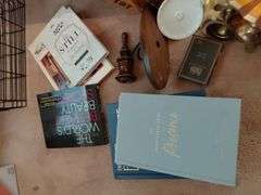 Deal of misc decor and books