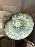 Box lot - Summertime plasticware and more - ￼see all photos