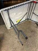Folding 6’ table